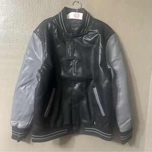 Slate & Stone Black Body with Light Gray Sleeve Varsity Jacket NWT Mens Large